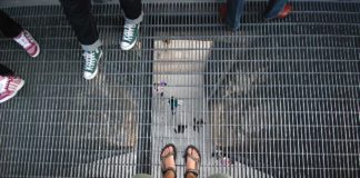 Otvoritev fotografske razstave Mankice Kranjec: NI VSE ZGORAJ