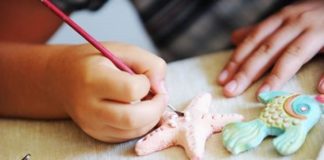 HOBI USTVARJANJE: OBESKI ZA JELKO IZ SLANEGA TESTA