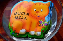 Mucka Mija: Lisa Regan ( ilustracije: Helen Poole); prevod Jana Kolarič