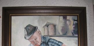 Ko lončar lonce na ogled postavi