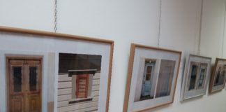 Okna in vrata Itake – fotografska razstava Jasne Rizvanović
