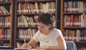 GOSPODINJSKI BLUES - Študentka prava