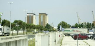 MARTINA TOMŠIČ  KOPER: URBANI IN KRAJINSKI POTENCIAL