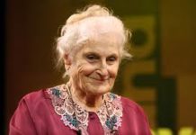 Neža Maurer: Vrabček čaka mamico