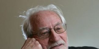 Tone Pavček: Po morju plava kit