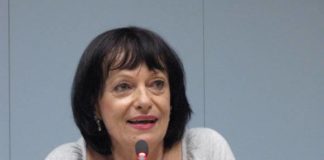 Drugačna razmerja – Manca Košir